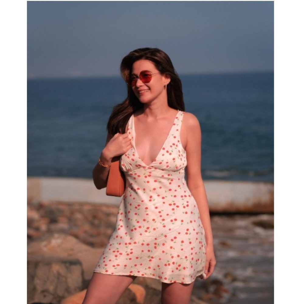 Zara Womens Medium Cream White Strawberry Fit Flare V-Neck Mini Dress Summer